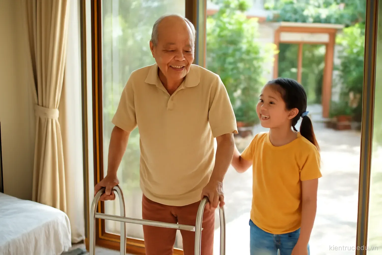 Nhà cho ba thế hệ: phân vùng riêng tư, lối đi cho người già và phòng linh hoạt